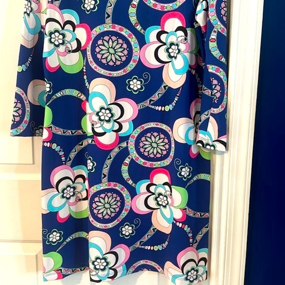 Women’s Melly M. Multi Color Floral Long Sleeve Nylon & Spandex Shift Dress - Picture 3 of 9